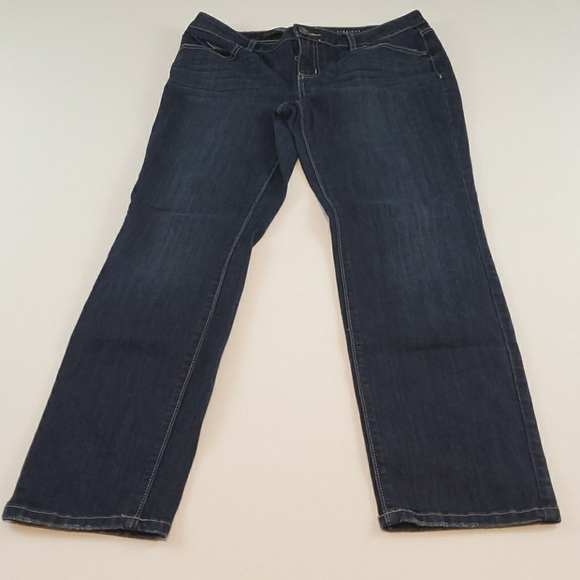 Simply Vera Vera Wang Denim - Womens Simply Vera jeans size 6 straight midrise